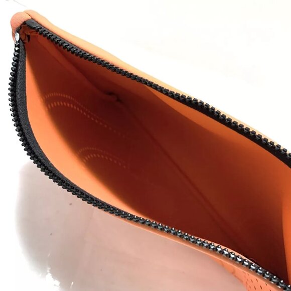 Auth HERMES Neo Bain MM Pink Polyamide Elastane None Pouch - Picture 3 of 6